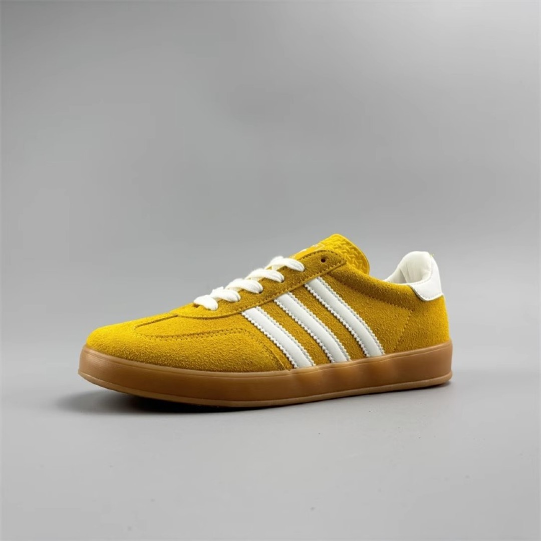 SANQ RetroWave Low-Top Sneakers